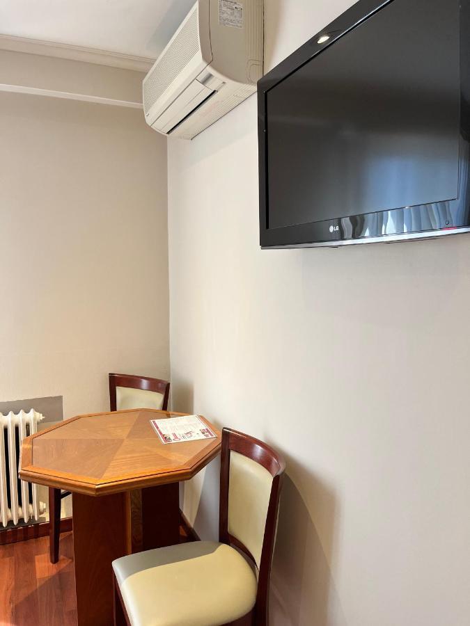 Bristol Hotel Buenos Aires Bagian luar foto