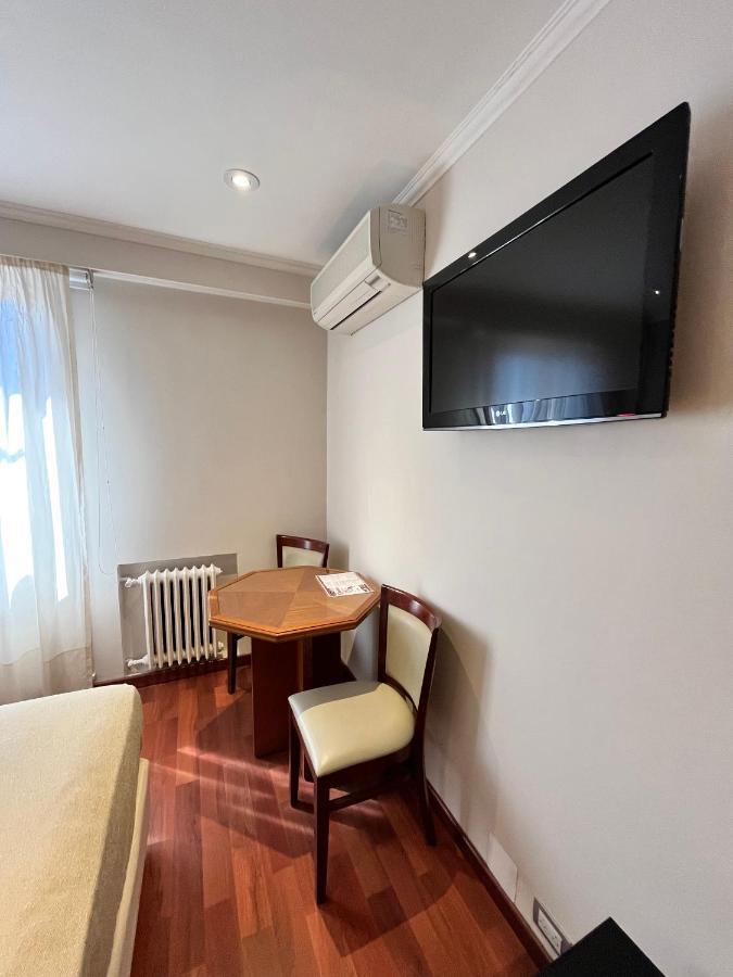 Bristol Hotel Buenos Aires Bagian luar foto