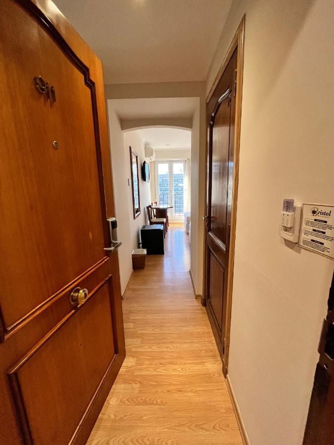 Bristol Hotel Buenos Aires Bagian luar foto