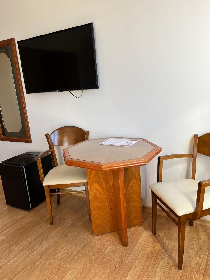 Bristol Hotel Buenos Aires Bagian luar foto
