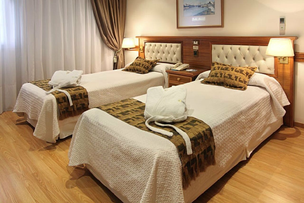 Bristol Hotel Buenos Aires Bagian luar foto
